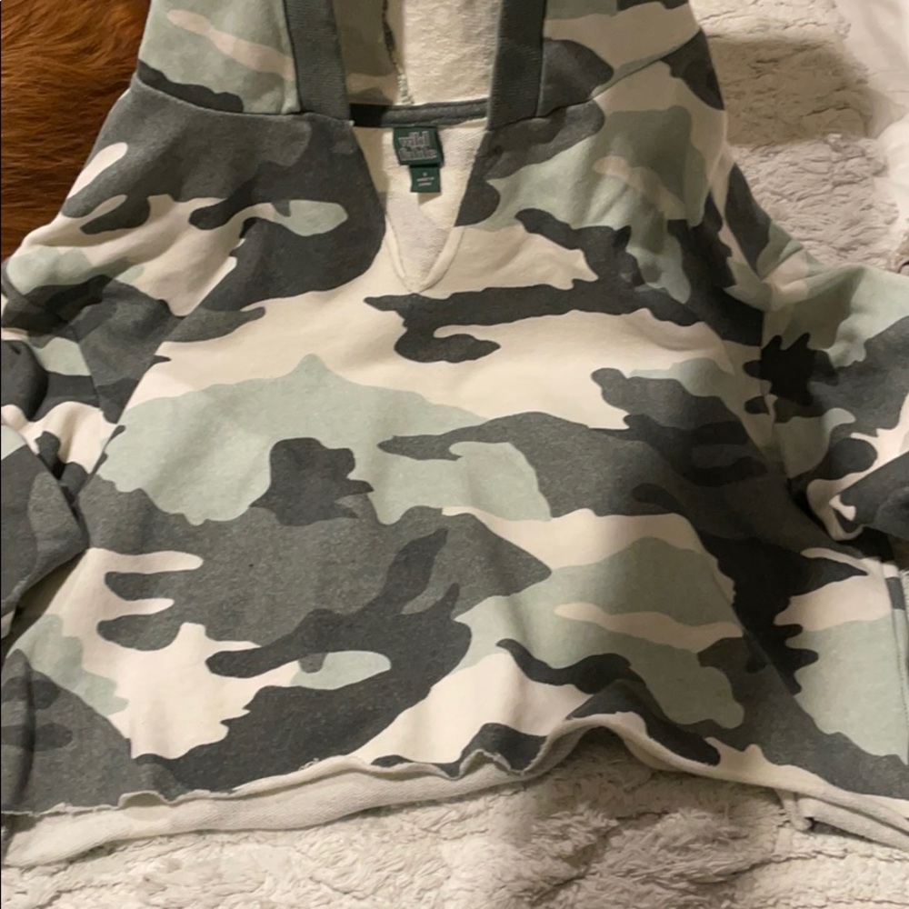 Cropped army hoodie